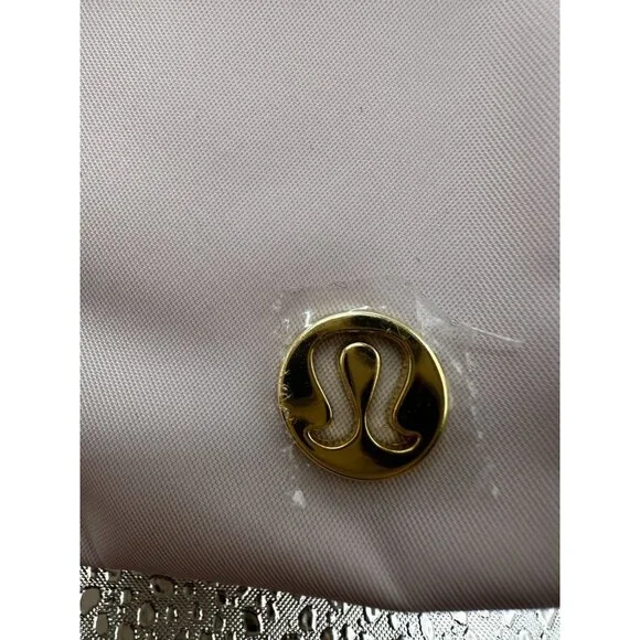 NWT Lululemon Everywhere Belt Bag Large 2L Blissful Pink Sold out on line - Picture 10 of 16